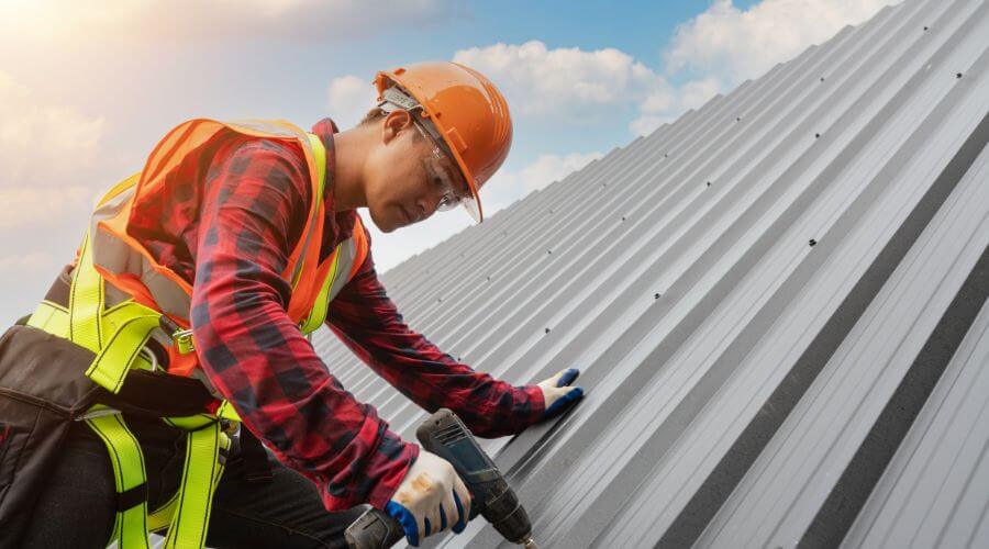 Professional metal roof installation in Mount Pulaski, IL